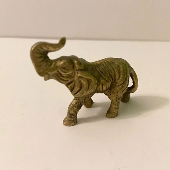 Vintage  Small Brass Elephant Figure 2.5 Inch Long Size Trunk Up Figurine - Picture 10 of 11